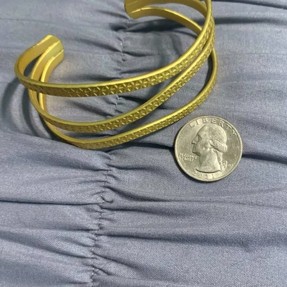 Trance Cuff Bracelet - Matte Gold Plated - Picture 5 of 5